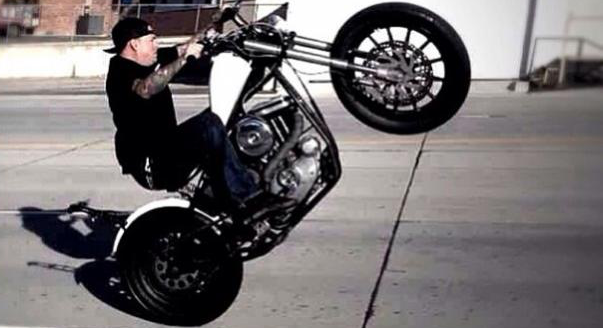 harley-wheelie